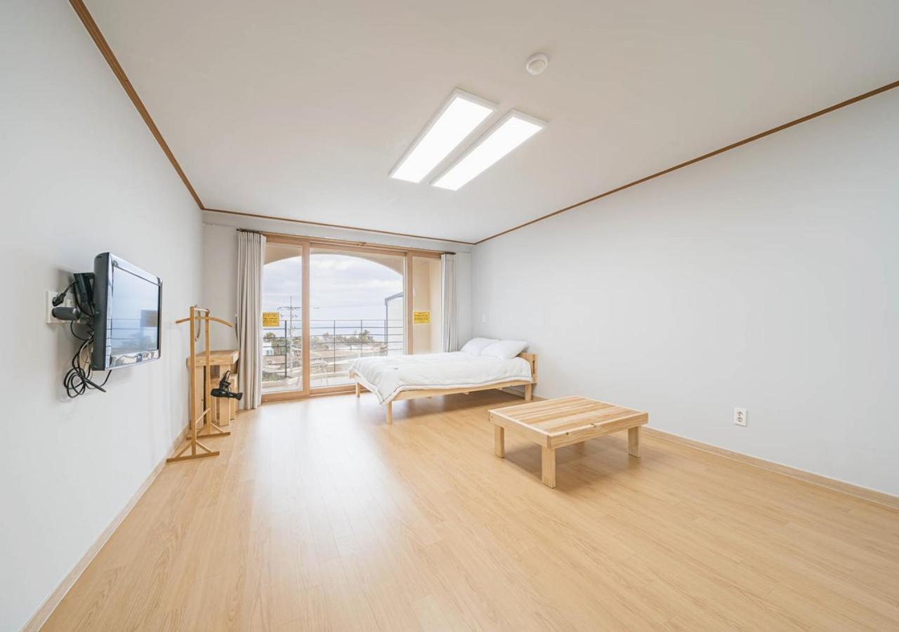 Today Seogwipo Exterior photo